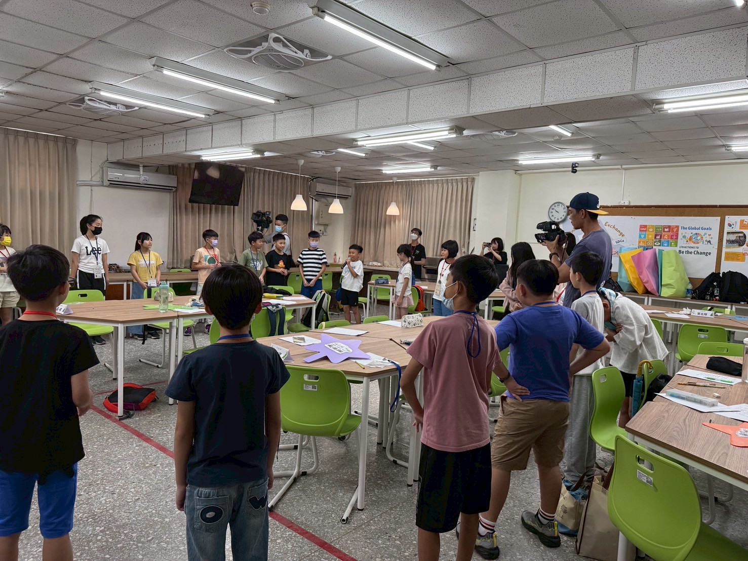 Image-LINE_ALBUM_0721_2025學生講客暑期夏令營（開營）_250721_21