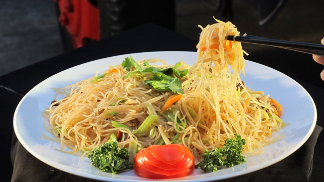 Image-茭白筍客家風味餐-炒米粉(尤淑貞拍攝)