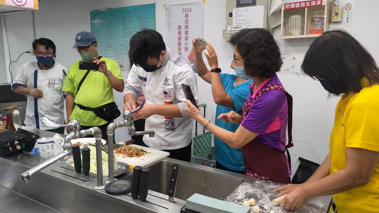 Image-LINE_ALBUM_1130527小炒培訓班結業_240528_18(7)