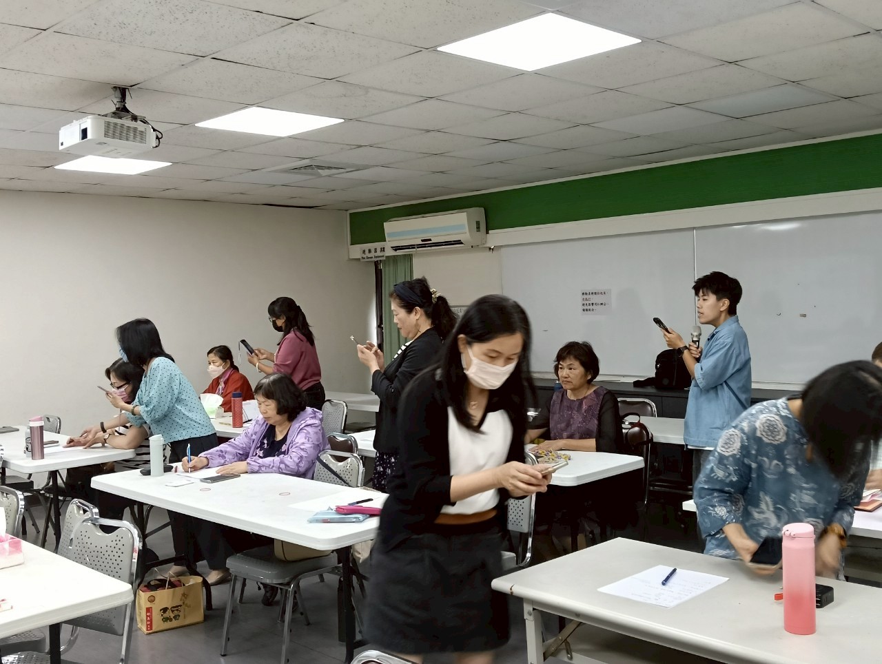 Image-LINE_ALBUM_0503客語薪傳師培訓研習－新媒體融入客語教學_250507_26(5)