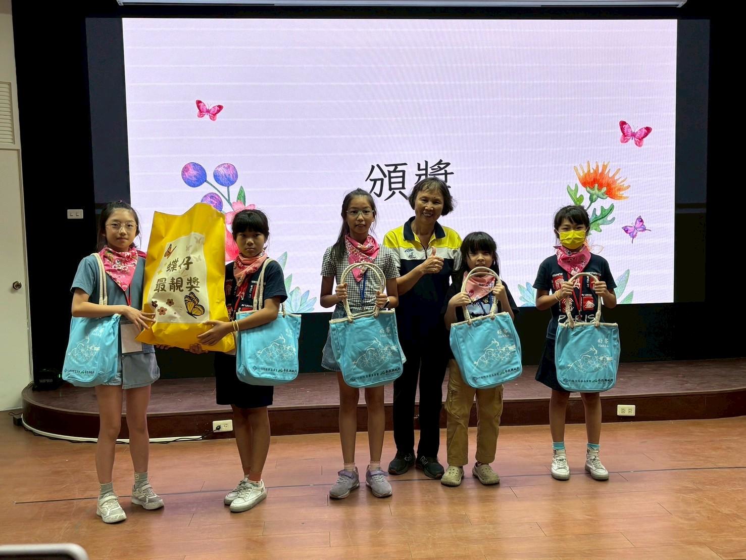 Image-LINE_ALBUM_0725ˍˍ2025學生講客暑期夏令營(成果發表會暨結業式)_250730_5(3)