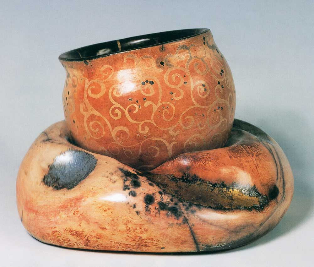 第四屆玉山美術獎作品-陶藝類入選林淑鈴（層巒脈脈峰湧上青雲 )