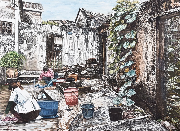13蔡淑珍《入選》‧ 院子洗衣的女人　79×108cm