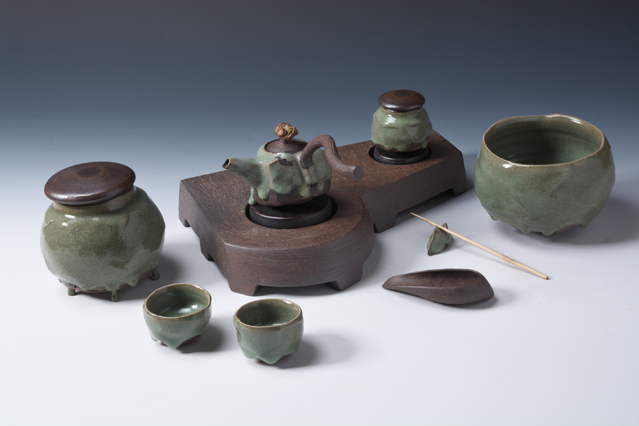 第十六屆 南投縣玉山美術獎 佳作 陶藝類 陳志強 疊翠山色-台灣紅土的奇妙轉化 