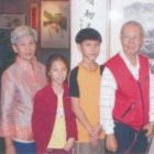 Image-劉牧石(2009)與家人合照